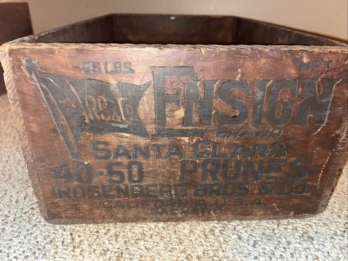 Santa clara prune crate - santa, ensign